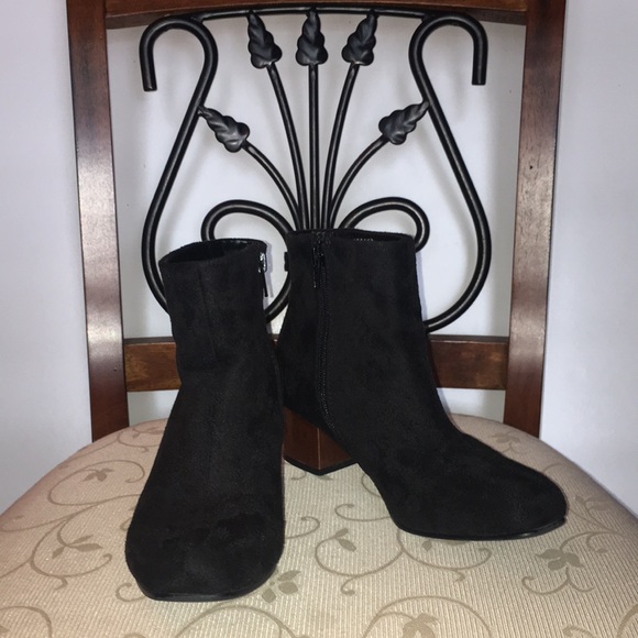 Kitten Heel Boots - Picture 2 of 3